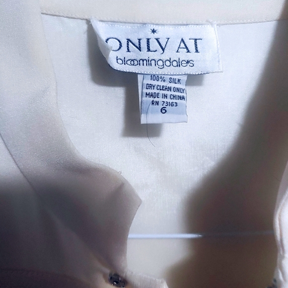 VTG Bloomingdales | Ivory Silk Jacket Gold Buttons - Picture 8 of 8